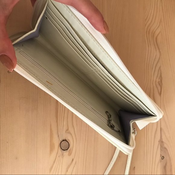 Large Coach wristlet - Picture 4 of 11